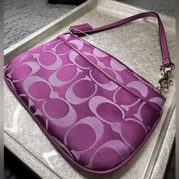 COACH Signature C Jacquard
Wristlet - Purple Leather Trim - New with Min… - Picture 9 of 17